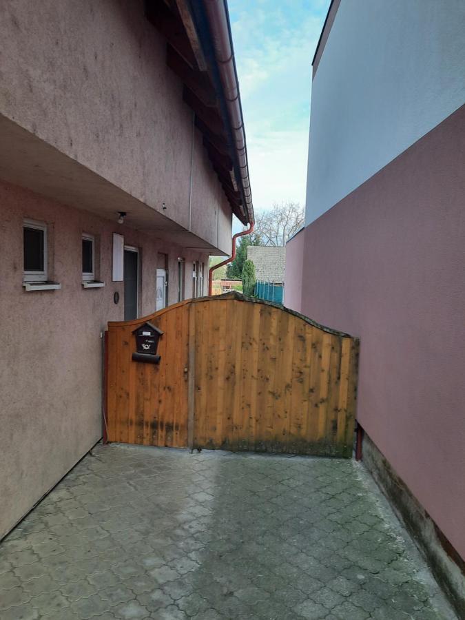Apartman Chiarita Nemšová Exterior foto