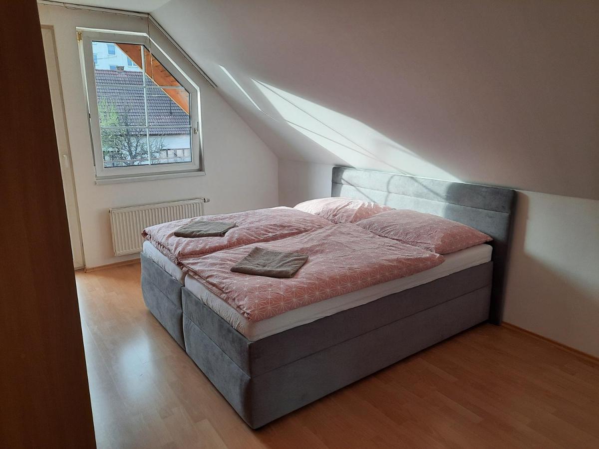 Apartman Chiarita Nemšová Exterior foto