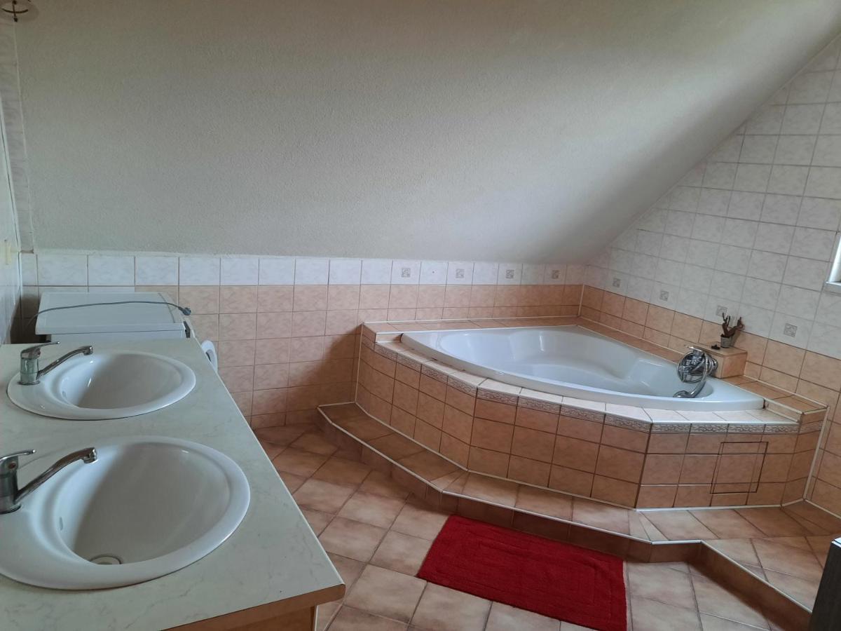 Apartman Chiarita Nemšová Exterior foto