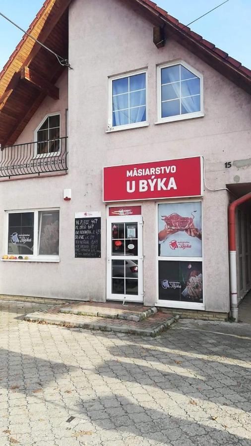Apartman Chiarita Nemšová Exterior foto